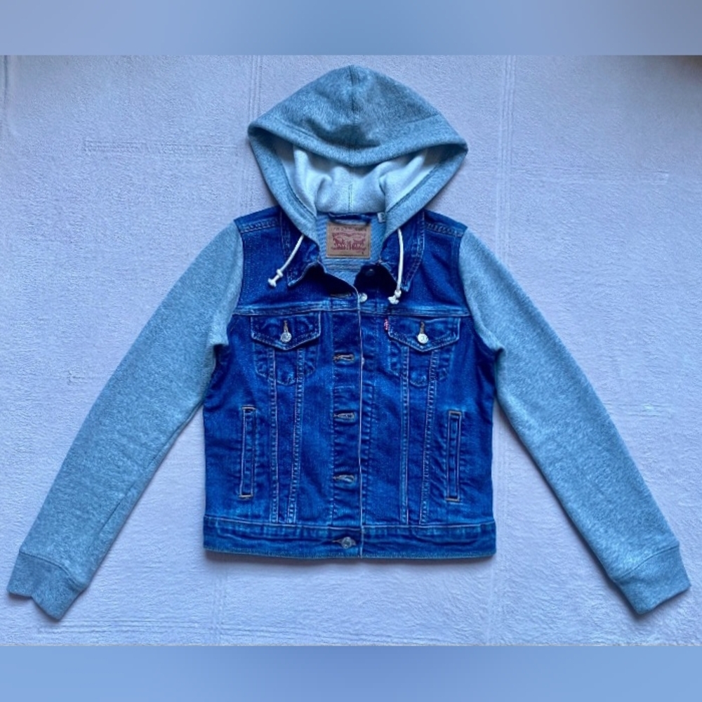 LEVI’S Women's Hooded Trucker Denim Jacket, SMALL, Blue/Gray, Botton Front, NWOT